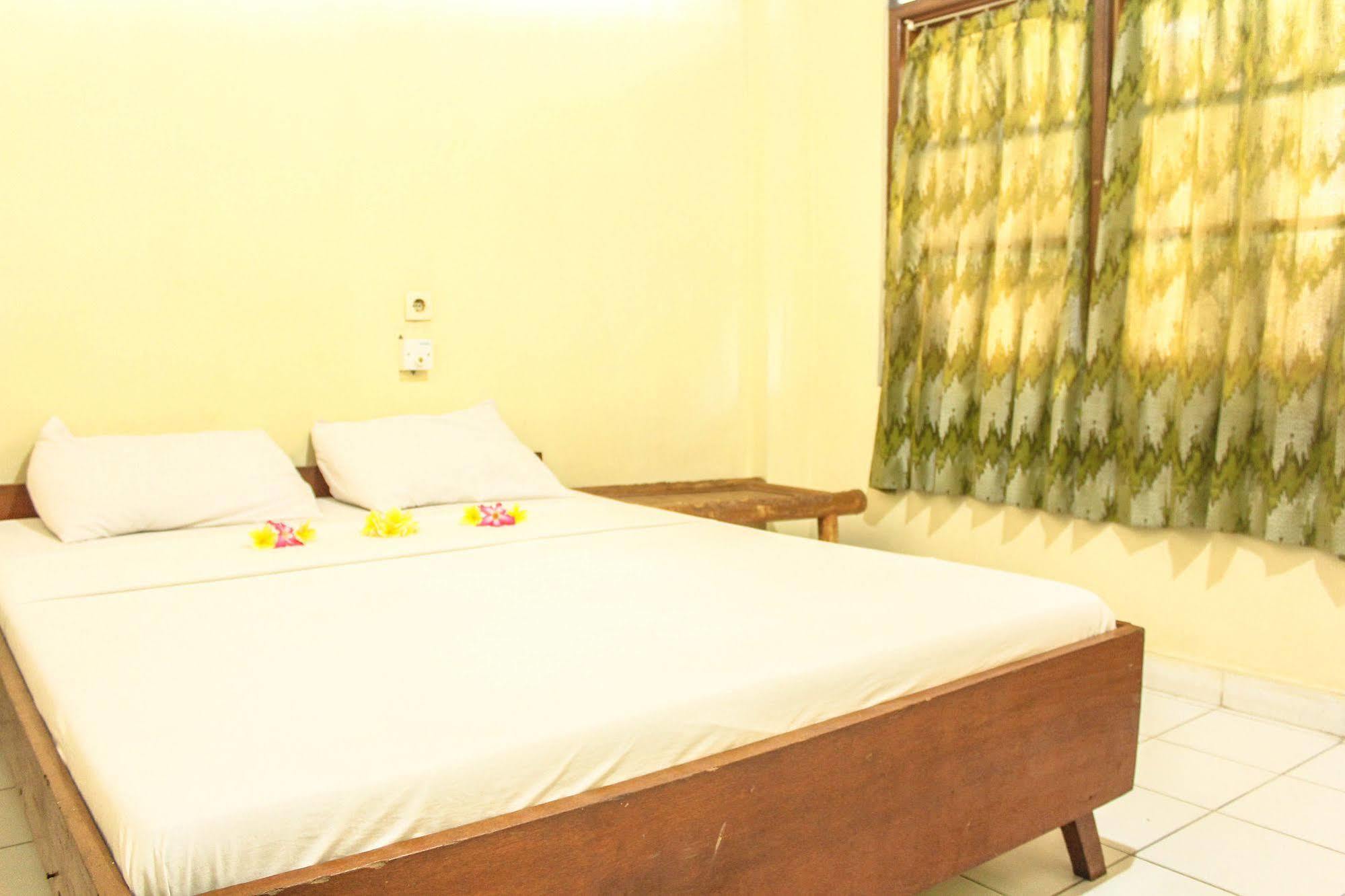 Bali Manik Beach Inn Kuta Lombok Exterior foto
